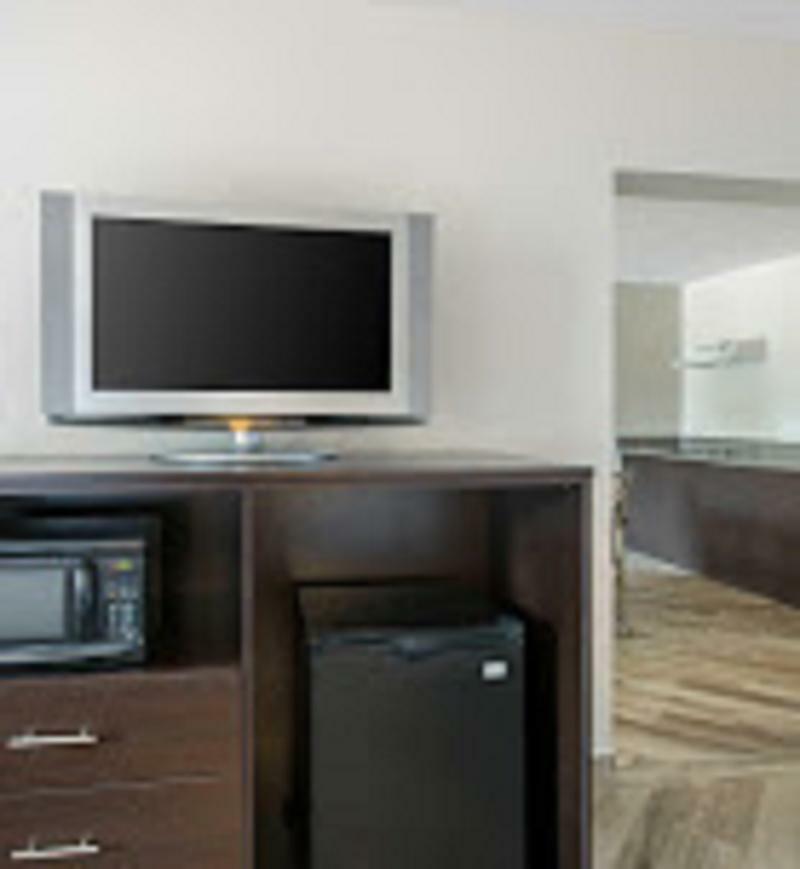 Clarion Inn & Suites Kissimmee-Lake Buena Vista South Exterior foto